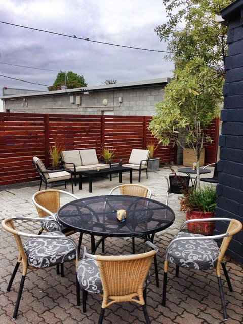 The Lifebuoy Cafe & Quail Street Emporium - Accommodation ACT 4