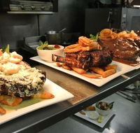 Carmel's Cafe Bar and Grill - Accommodation ACT