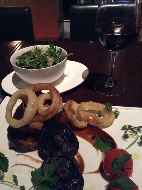 O Bar & Restaurant - Accommodation ACT 2