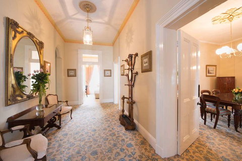 The Hotel Windsor - Accommodation ACT 9