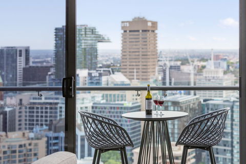 Meriton Suites Campbell Street - Accommodation ACT 10