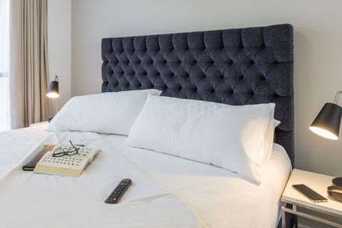 Meriton Suites Campbell Street - Accommodation ACT 12