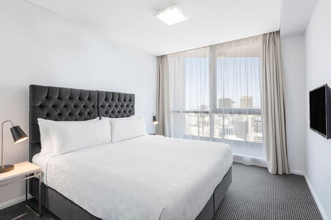 Meriton Suites Campbell Street - Accommodation ACT 13