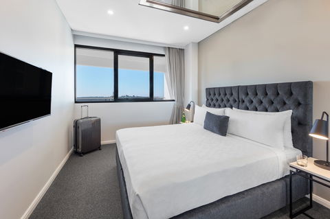 Meriton Suites Kent Street - Accommodation ACT 5