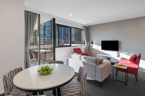 Meriton Suites Kent Street - Accommodation ACT 6