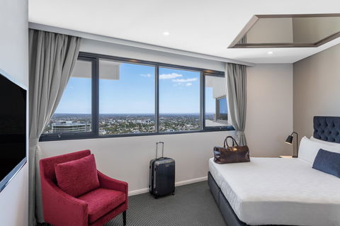 Meriton Suites Kent Street - Accommodation ACT 8