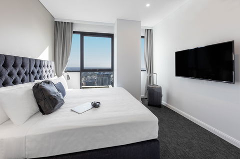Meriton Suites Kent Street - Accommodation ACT 13
