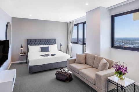 Meriton Suites Kent Street - Accommodation ACT 17