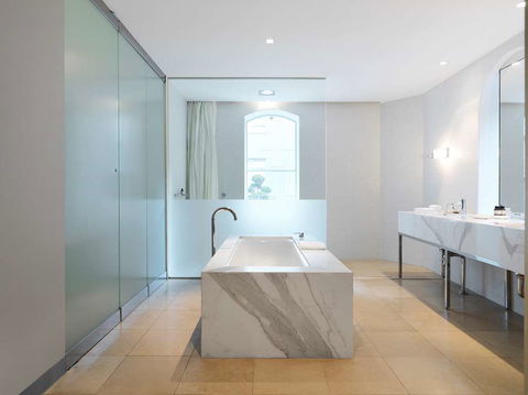 Establishment Hotel - Accommodation ACT 8