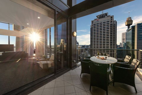 Meriton Suites Pitt Street - Accommodation ACT 4
