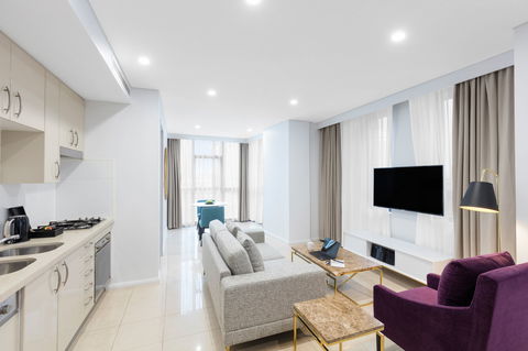 Meriton Suites Pitt Street - Accommodation ACT 8