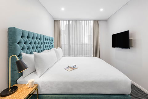 Meriton Suites Pitt Street - Accommodation ACT 9