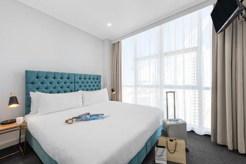 Meriton Suites Pitt Street - Accommodation ACT 16