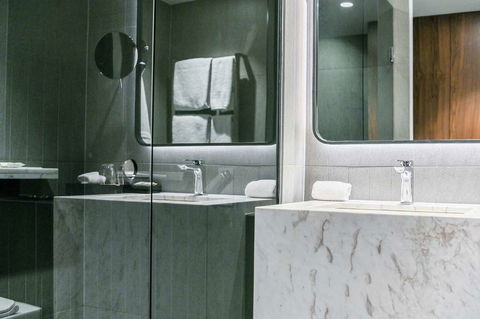 West Hotel Sydney, Curio Collection - Accommodation ACT 6