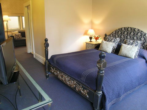 The Russell Hotel - Accommodation ACT 1