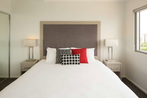 H on Smith Hotel - Accommodation ACT 6