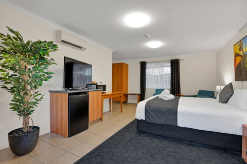 Windmill Motel And Events Centre - Accommodation ACT 2