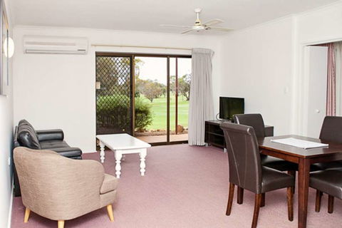 Comfort Inn & Suites Riverland - Accommodation ACT 4