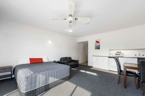 Comfort Inn & Suites Riverland - Accommodation ACT 7
