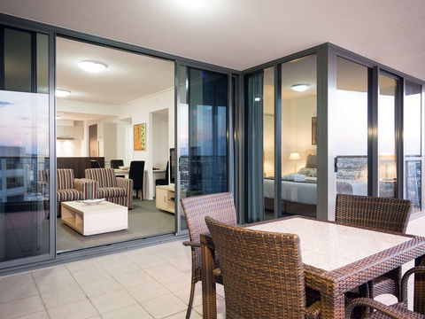 Oaks Aurora - Accommodation ACT 2