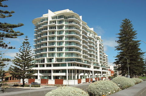 Oaks Liberty Towers - Accommodation ACT 0
