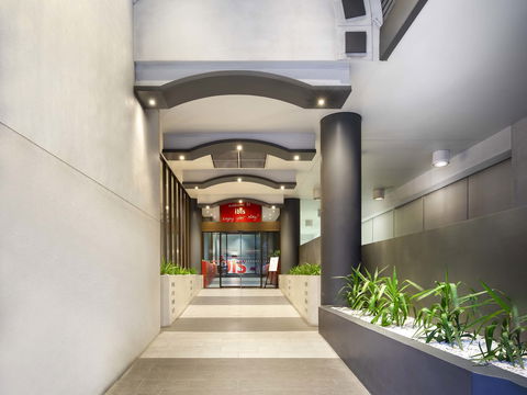 Ibis Hotel - Accommodation ACT 1