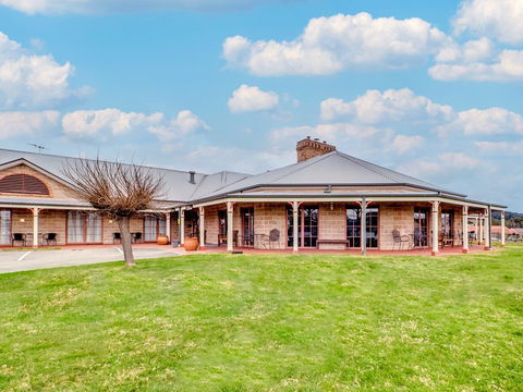 The Bowen Inn Motel - Accommodation ACT 0