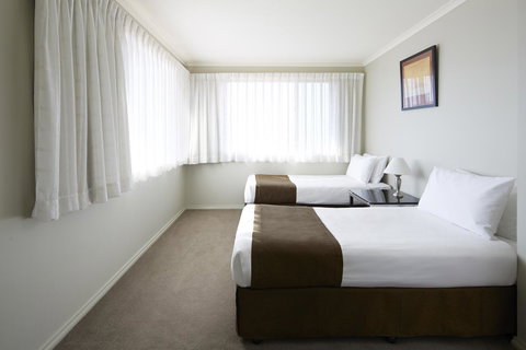 Pinnacle Apartments - Accommodation ACT 6