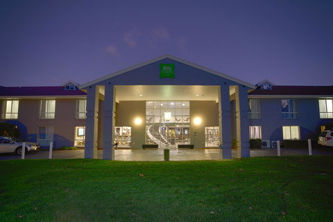 Ibis Styles Canberra - Accommodation ACT 5