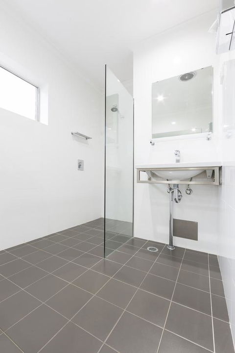 Forrest Hotel & Apartments - Accommodation ACT 16