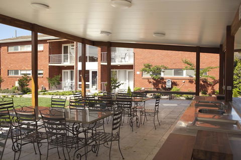 Forrest Hotel & Apartments - Accommodation ACT 11