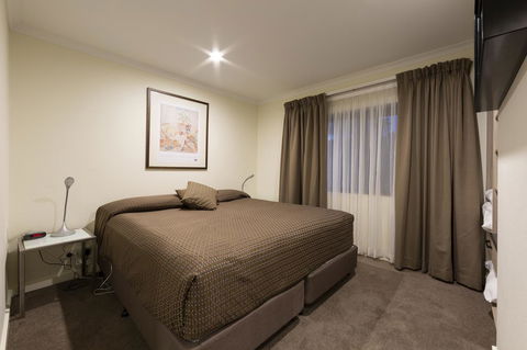 Forrest Hotel & Apartments - Accommodation ACT 20
