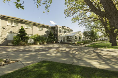 Forrest Hotel & Apartments - Accommodation ACT 27