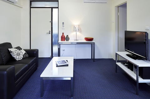 Manuka Park Serviced Apartments - Accommodation ACT 25