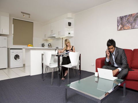 Manuka Park Serviced Apartments - Accommodation ACT 13