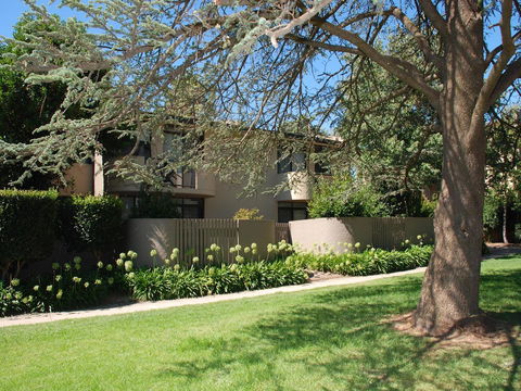 Manuka Park Serviced Apartments - Accommodation ACT 20