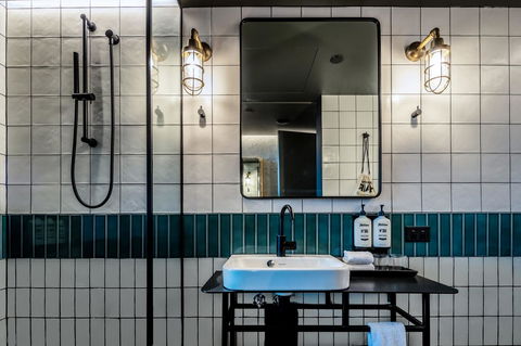 Ovolo Nishi - Accommodation ACT 12