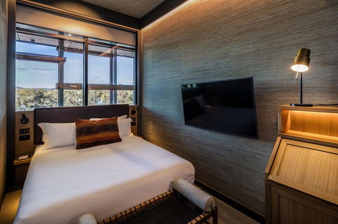 Ovolo Nishi - Accommodation ACT 11