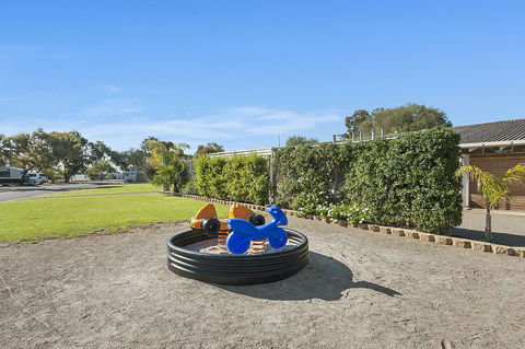 Port Broughton Tourist Park - Accommodation ACT 6