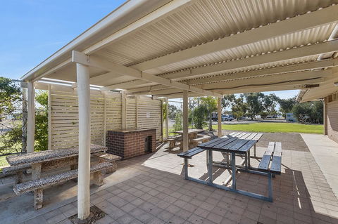 Port Broughton Tourist Park - Accommodation ACT 5