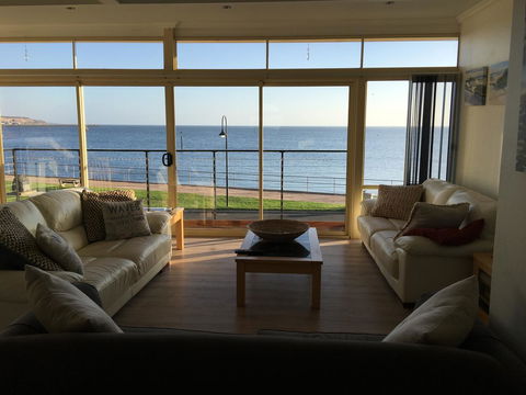 Crystal Blue Apartment - Accommodation ACT 6