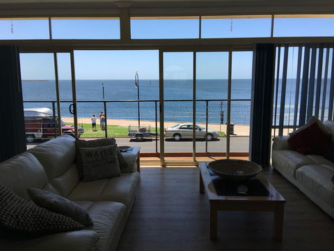 Crystal Blue Apartment - Accommodation ACT 33