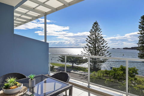 Lakeside Waterfront Apartment The Entrance - Accommodation ACT 31
