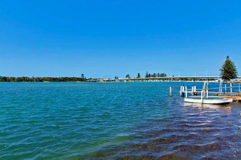Lakeside Waterfront Apartment The Entrance - Accommodation ACT 35