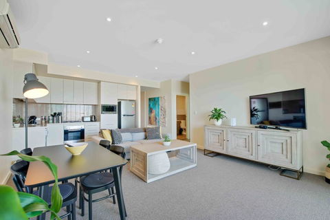 Port Adelaide Executive Waterfront Apartment - Accommodation ACT 17