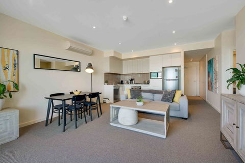 Port Adelaide Executive Waterfront Apartment - Accommodation ACT 10