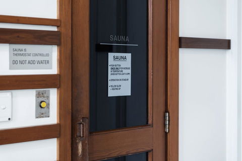 Port Adelaide Executive Waterfront Apartment - Accommodation ACT 30
