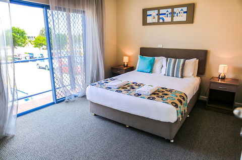 Marina Hotel - Accommodation ACT 30