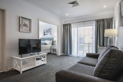 Marina Hotel - Accommodation ACT 9