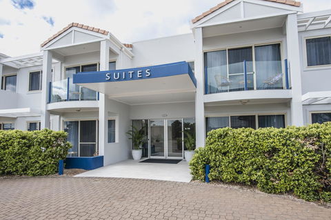Marina Hotel - Accommodation ACT 20
